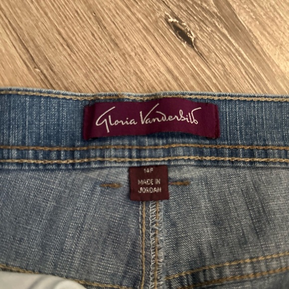 Petite Gloria Vanderbilt Jeans - Picture 2 of 3